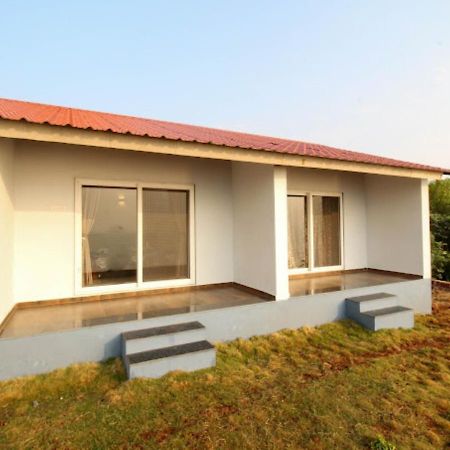 Sea King Beach Resort Ganpatipule Buitenkant foto