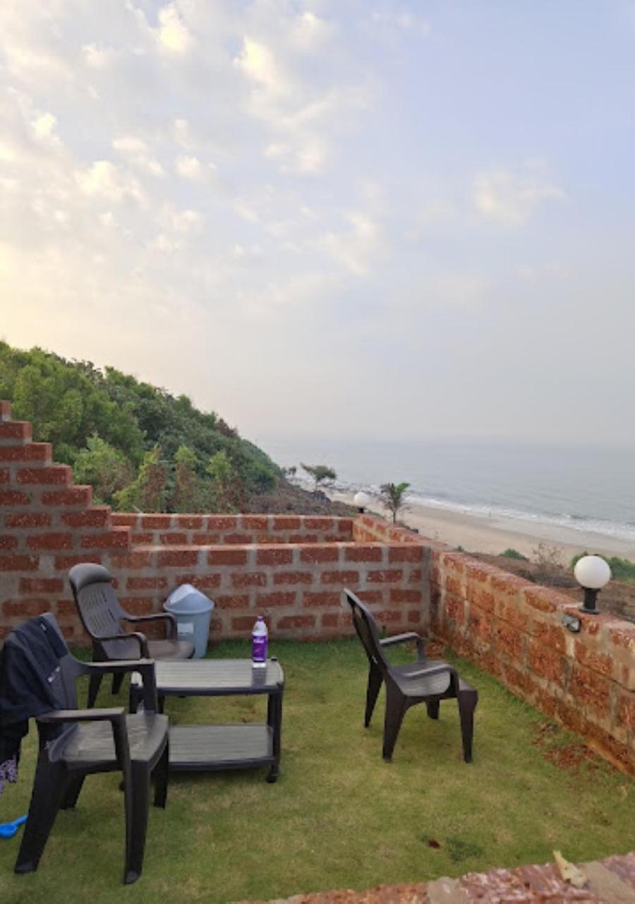 Sea King Beach Resort Ganpatipule Buitenkant foto