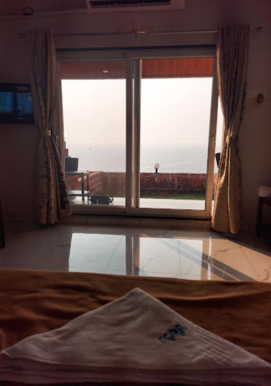 Sea King Beach Resort Ganpatipule Buitenkant foto