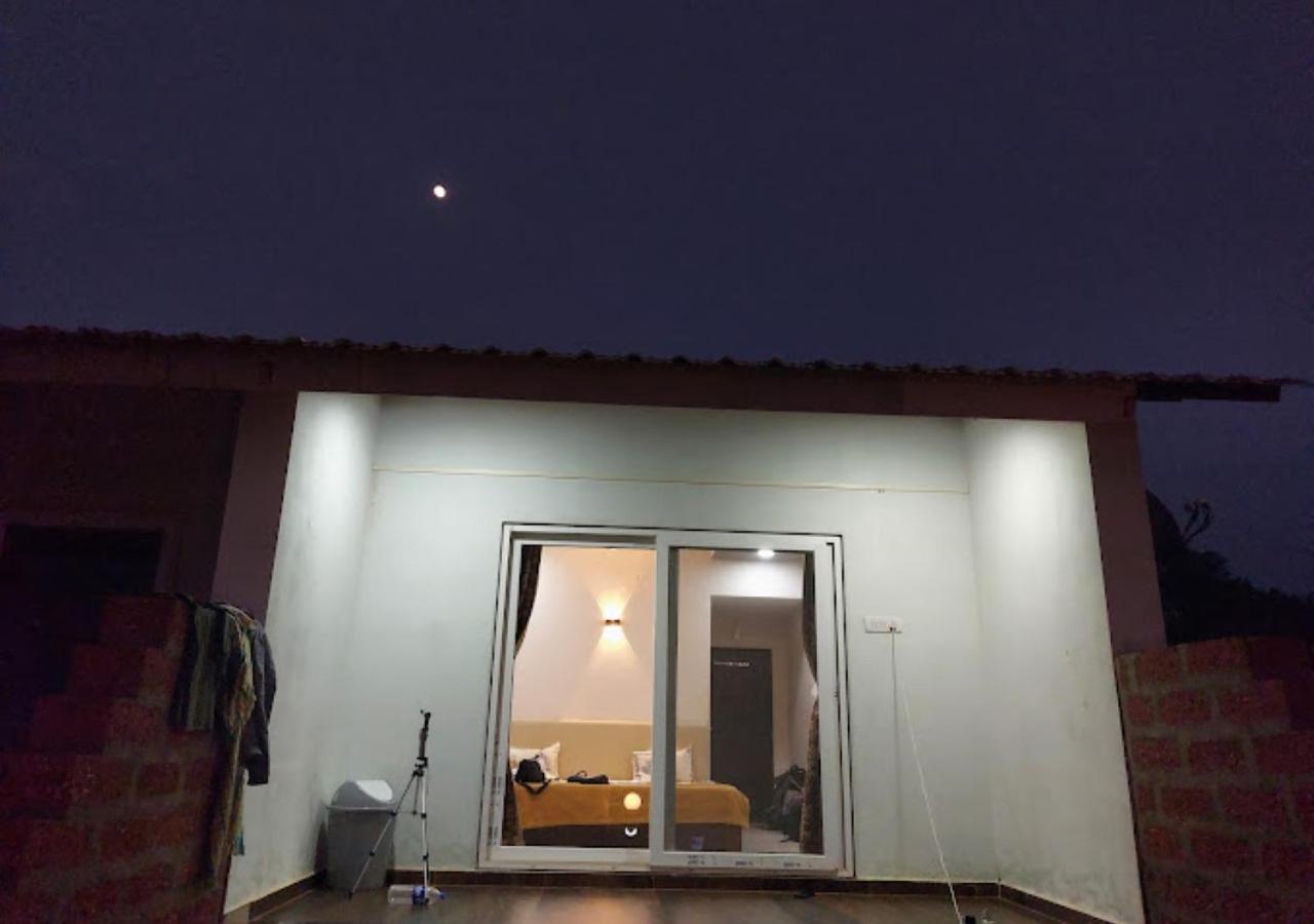 Sea King Beach Resort Ganpatipule Buitenkant foto