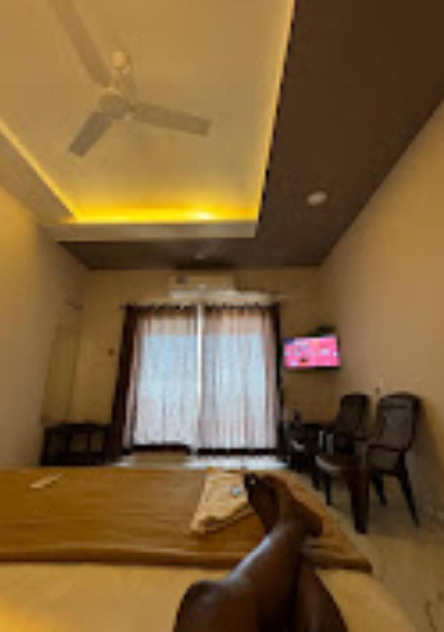 Sea King Beach Resort Ganpatipule Buitenkant foto