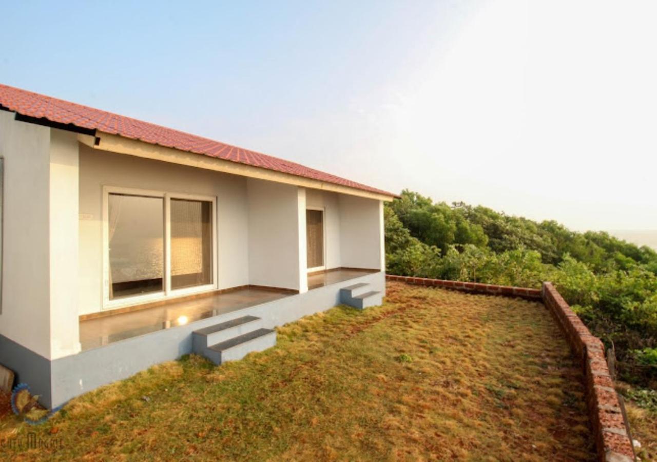 Sea King Beach Resort Ganpatipule Buitenkant foto