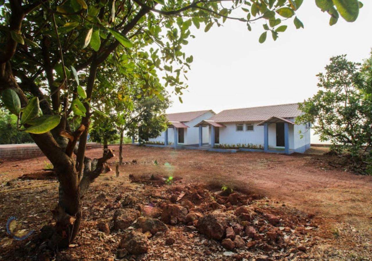 Sea King Beach Resort Ganpatipule Buitenkant foto